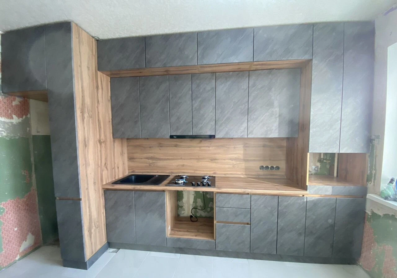 Кухня до потолка